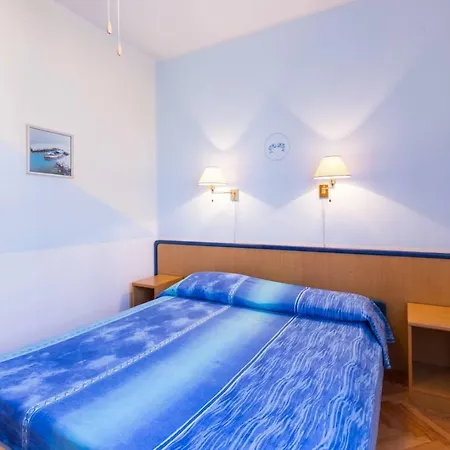 Helena, Guest house